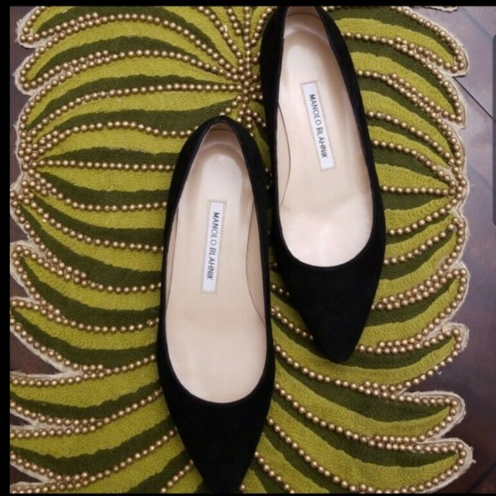 Manolo Blahnik Lee Tapered-Toe Suede Black Flat